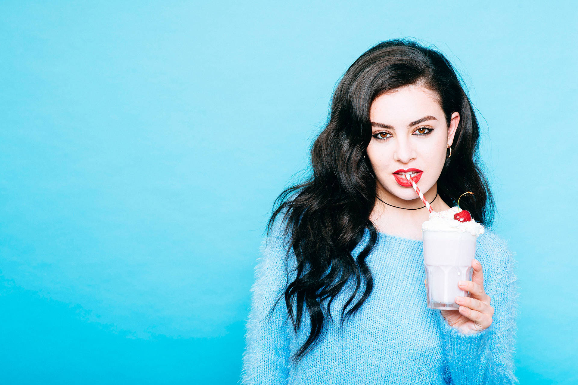 Download Charli Xcx Blue Aesthetic Wallpaper