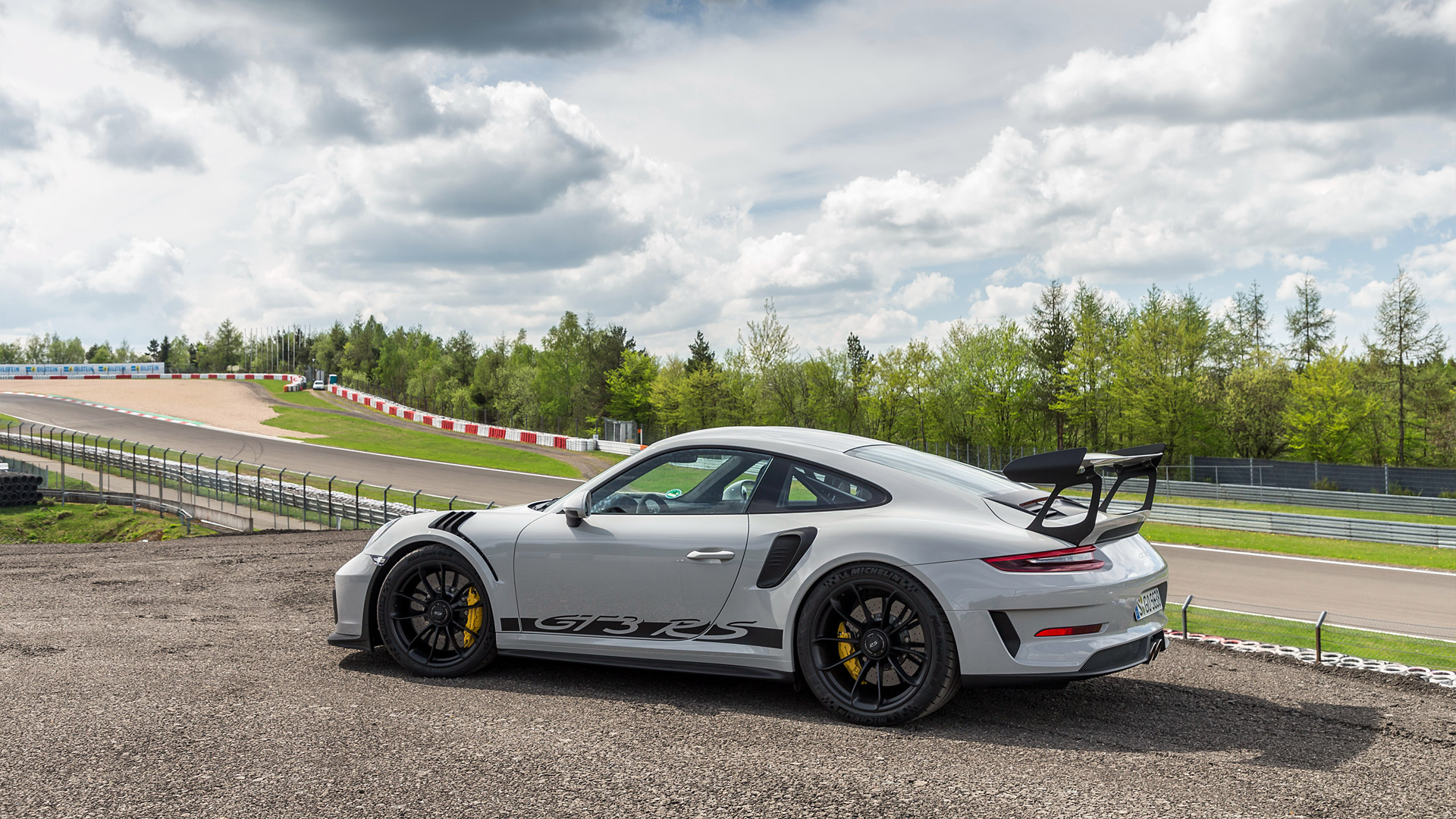 Porsche 911 GT3 RS Wallpaper