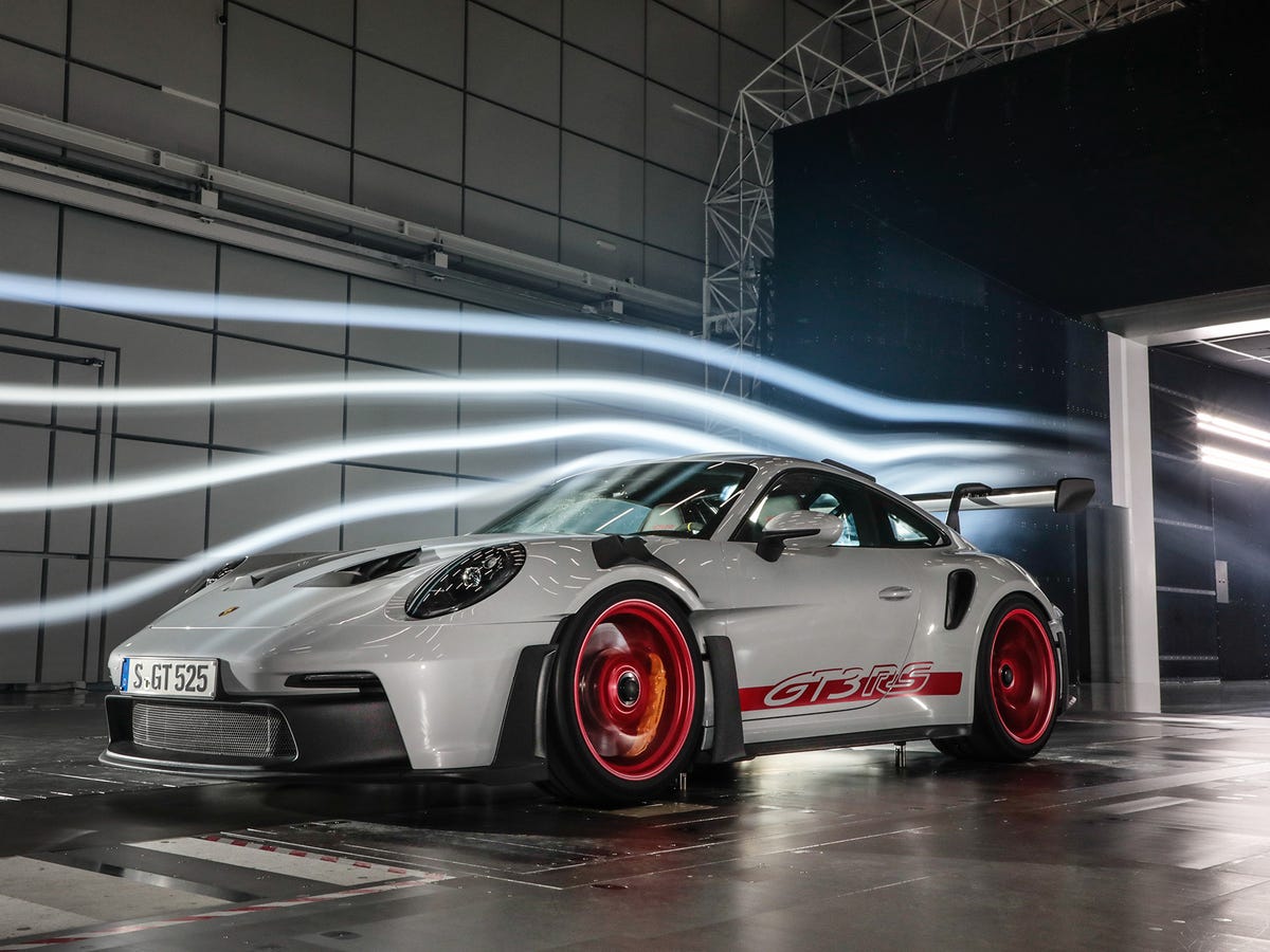 2023 Porsche 911 GT3 RS: A High Downforce Track Monster