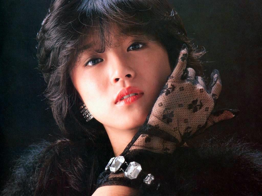 I don't understand why Akina Nakamori is so underrated in Japan