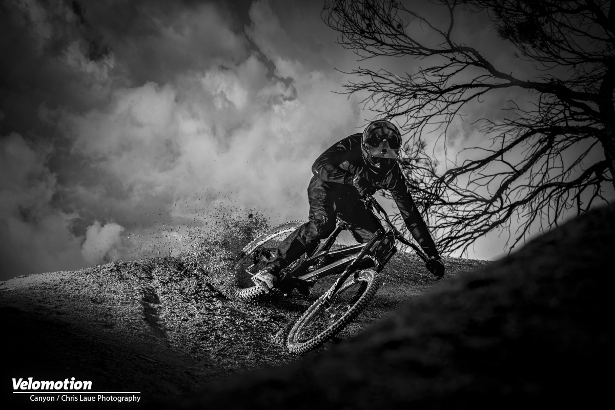 Canyon Sender CF: New carbon downhill bike from Koblenz