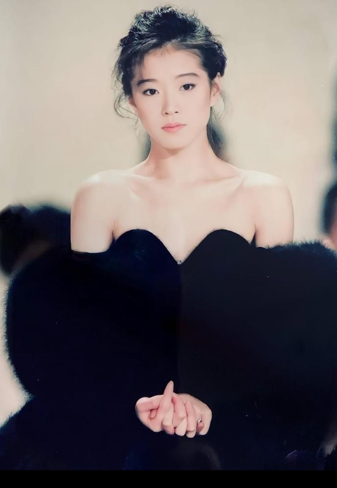 Akina Nakamori ideas. japanese pop culture, cool girl, pop culture