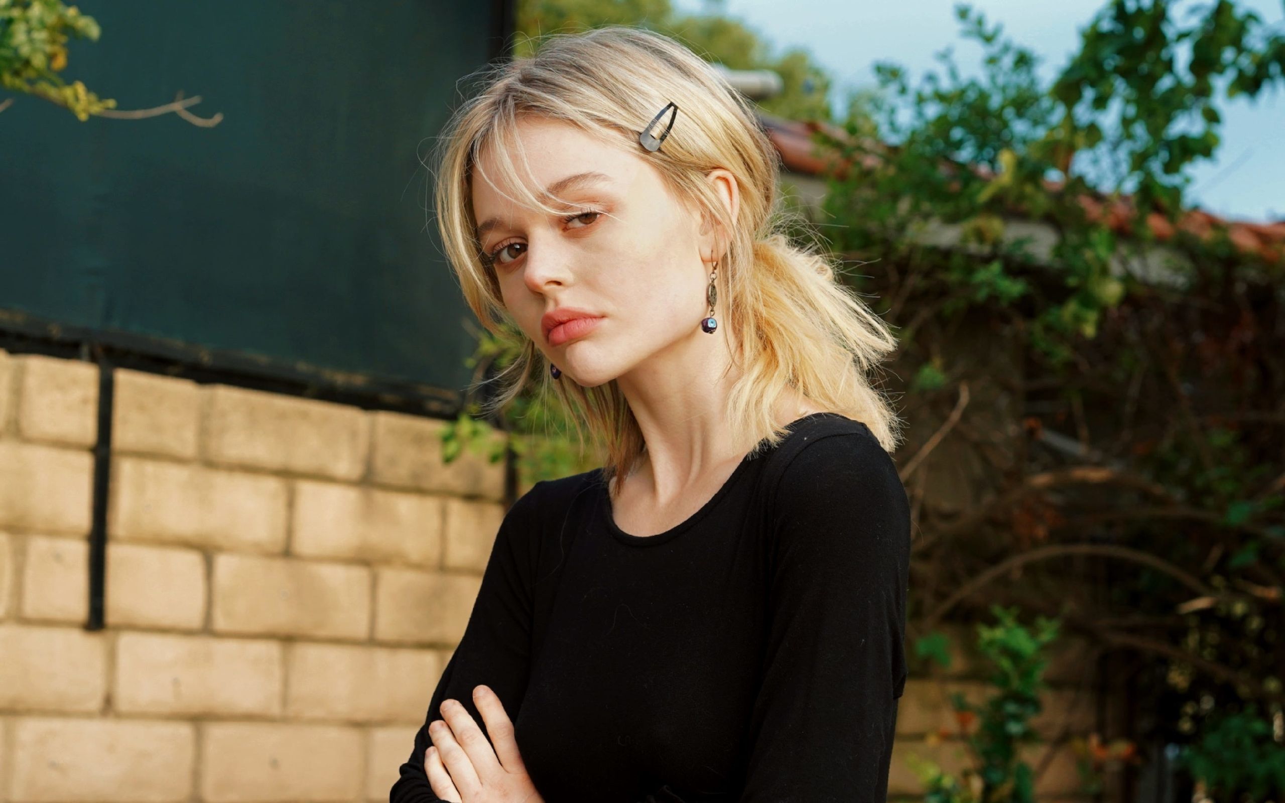 Emily Alyn Lind Wallpaper 2k for Desktop