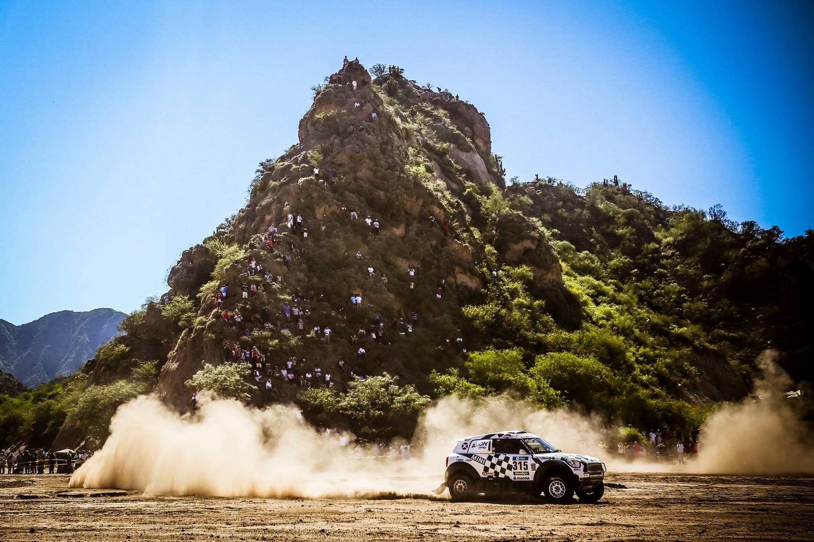 Dakar Rally 2016: Peugeot's Carlos Sainz Wins Stage 9 in Belen