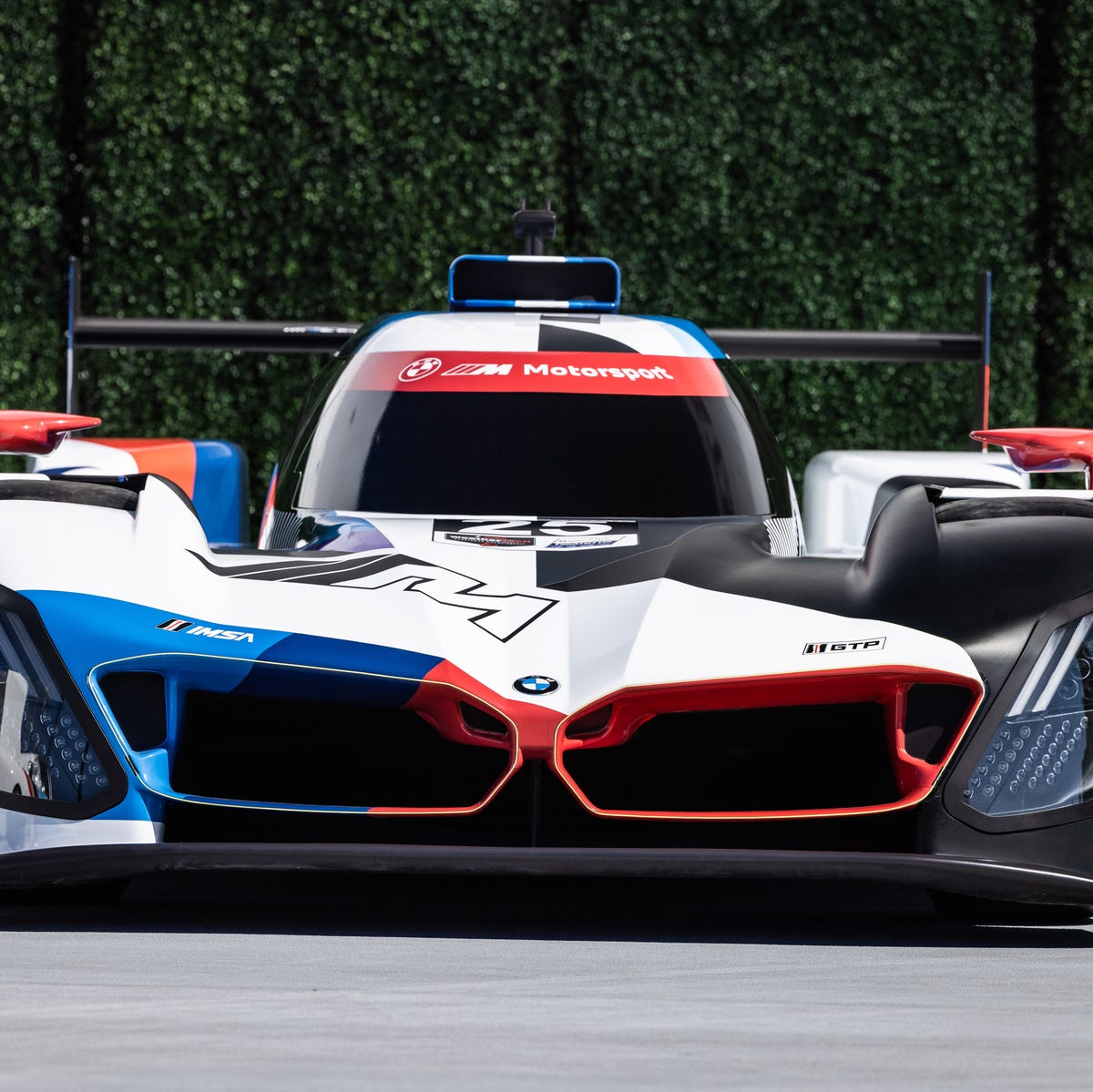 Here's BMW M Hybrid V8 Race Car in Its Official Livery