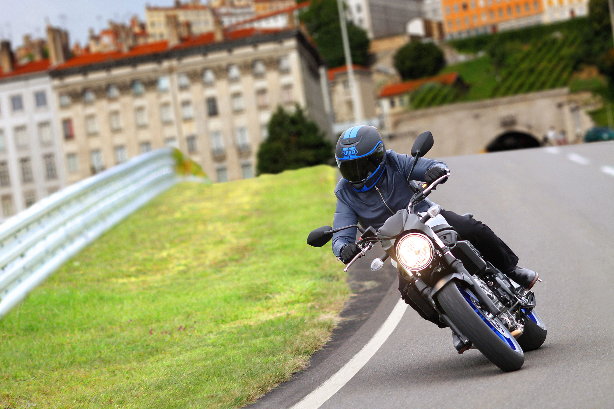 Download Vehicle Suzuki SV650 HD Wallpaper