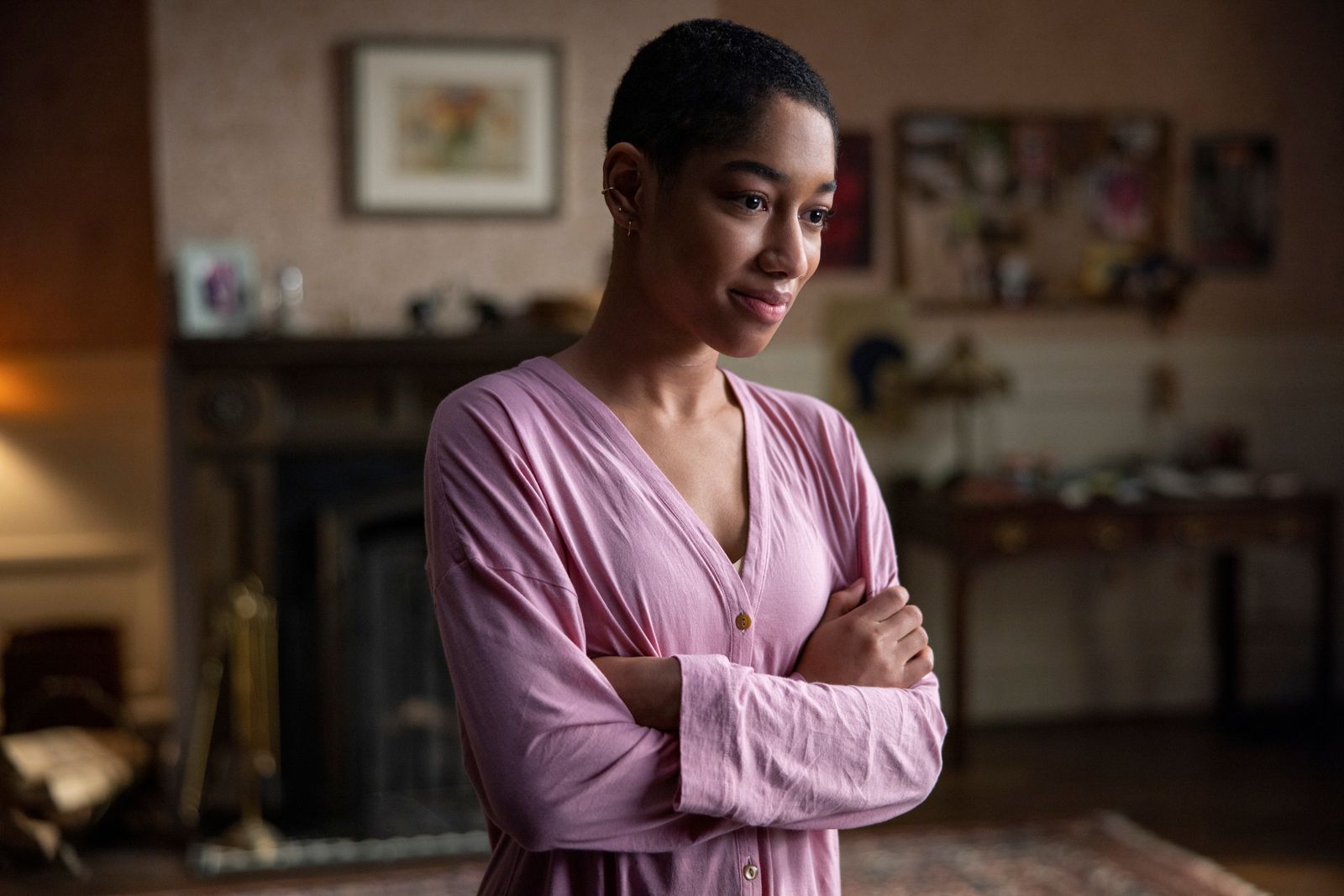 The Midnight Club Star Iman Benson Says She Was Real Life Scared On Set