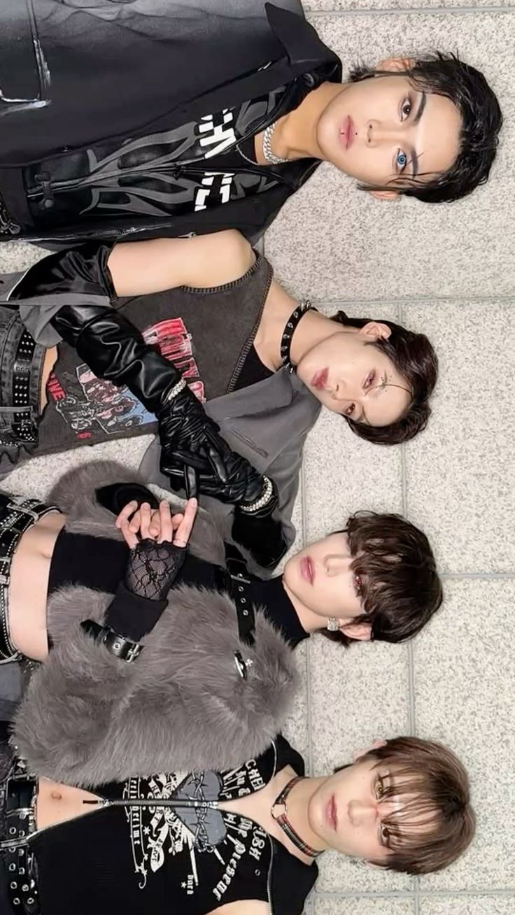 xlov group photo wallpaper