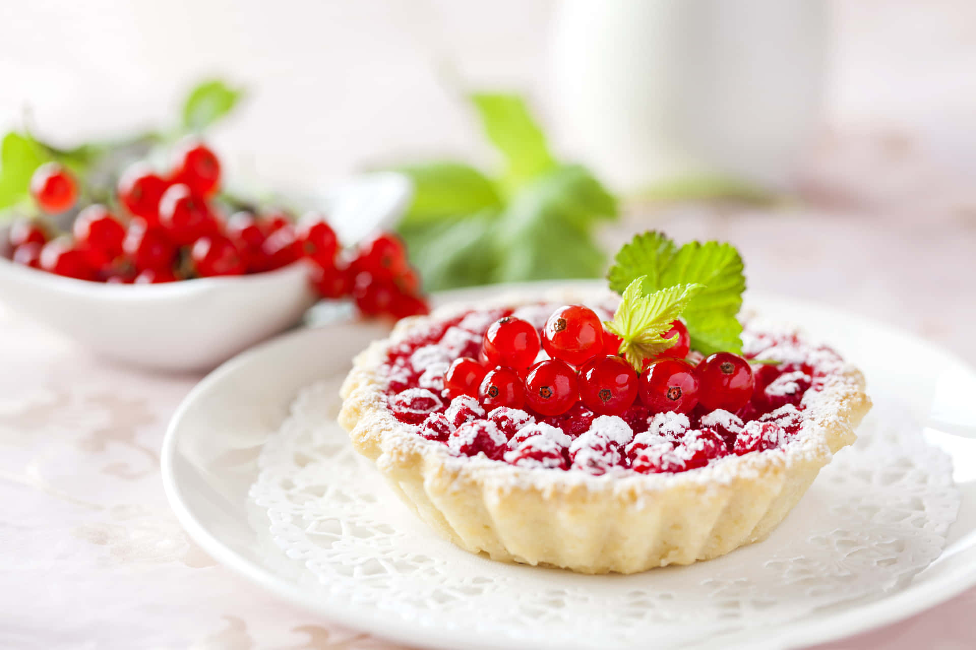Download Red Berry Tart Wallpaper