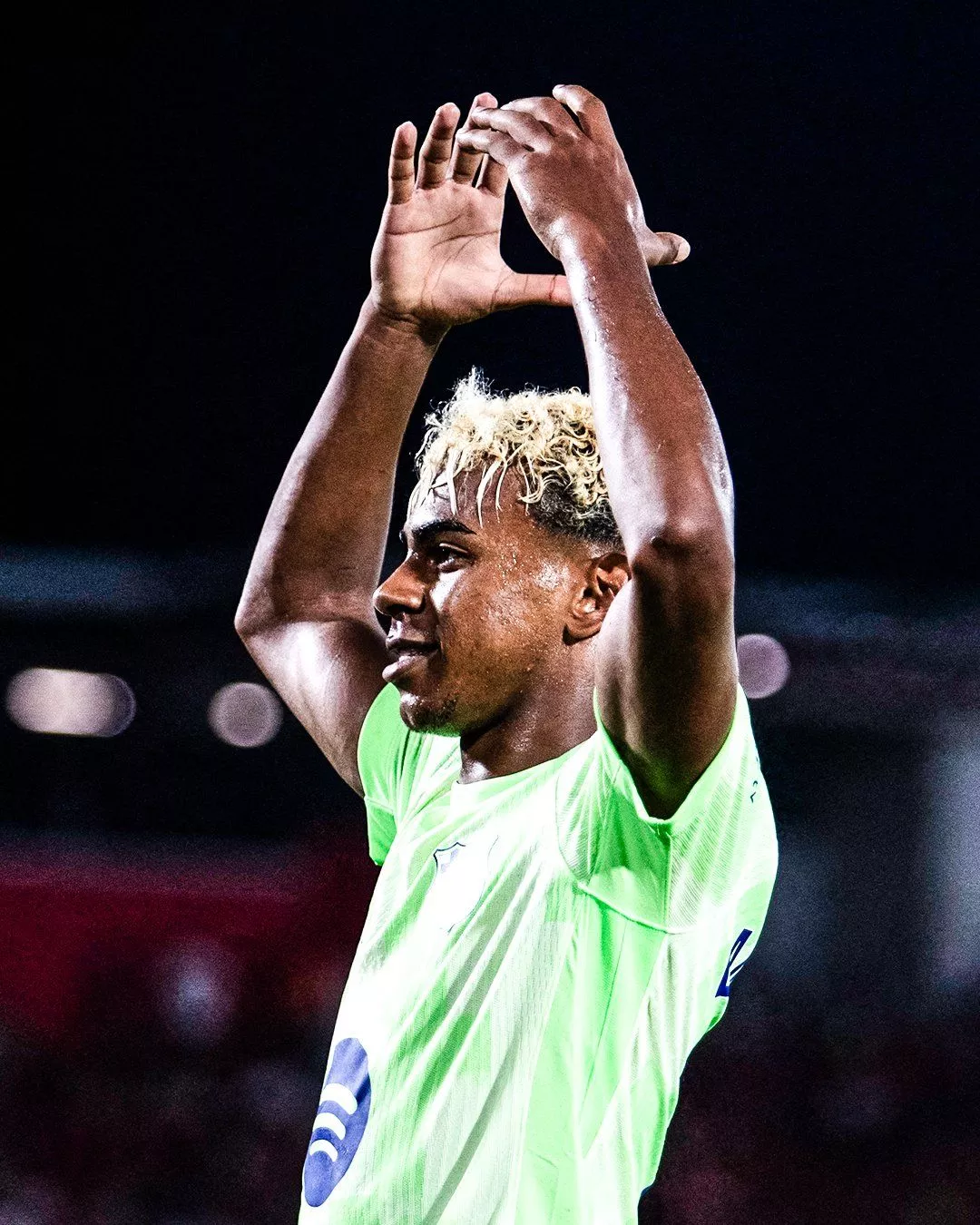 Lamine Yamal crown celebration wallpaper