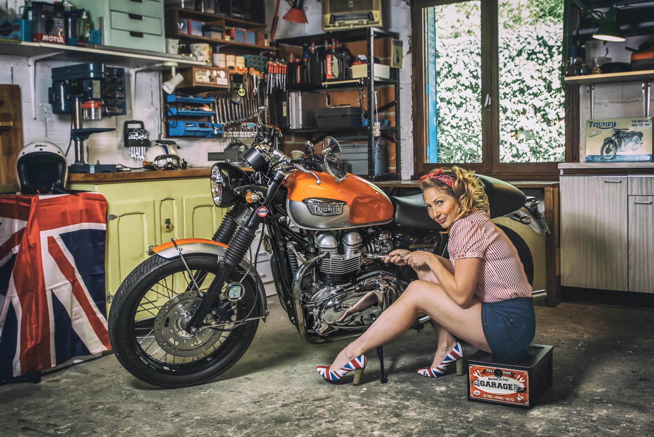 Wallpaper woman, garage, motorcycle for mobile and desktop, section разное, resolution 2119x1415