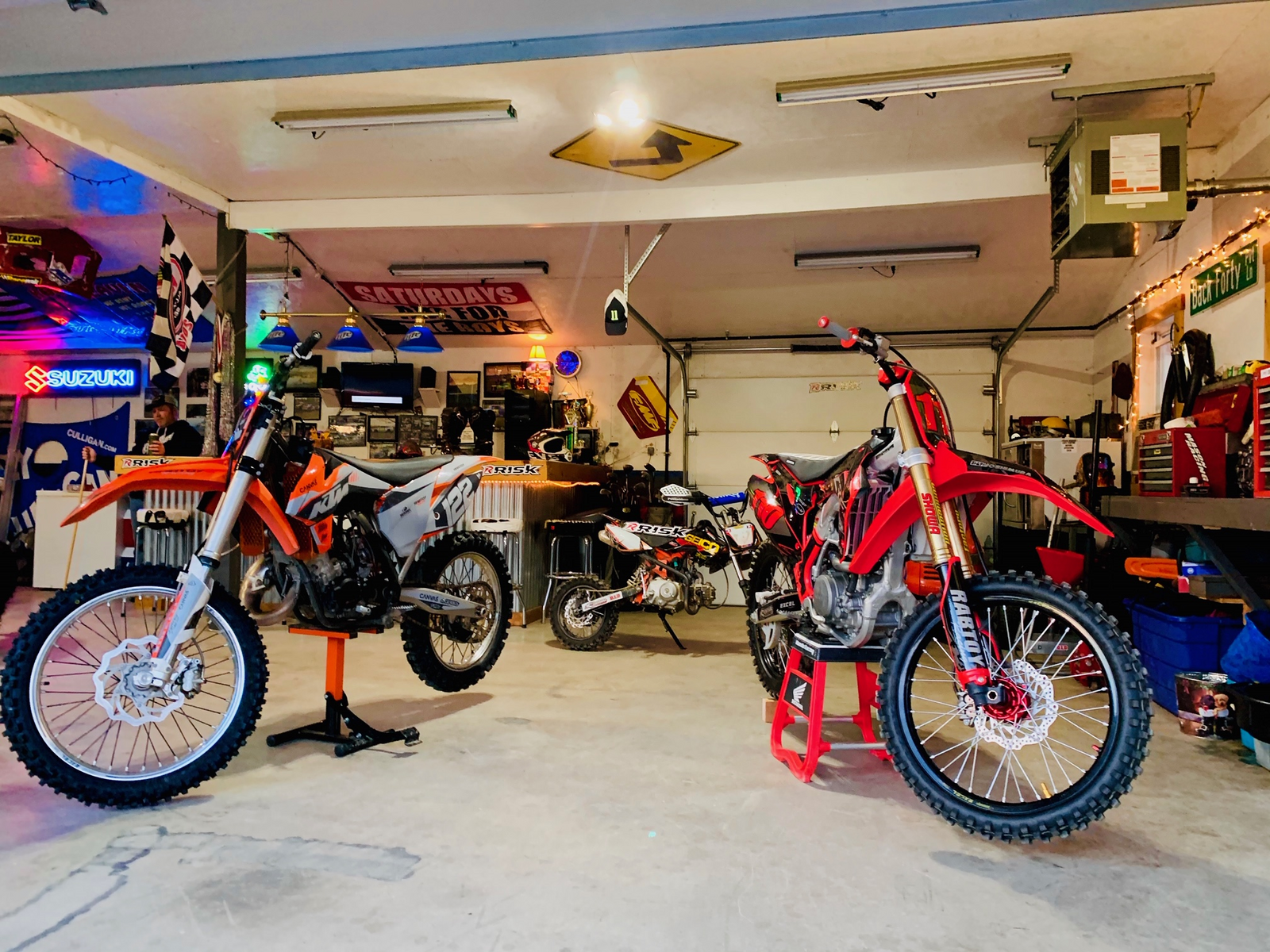 How To Create The Ultimate Moto Garage The Dirt Bike Man Cave Racing Europe
