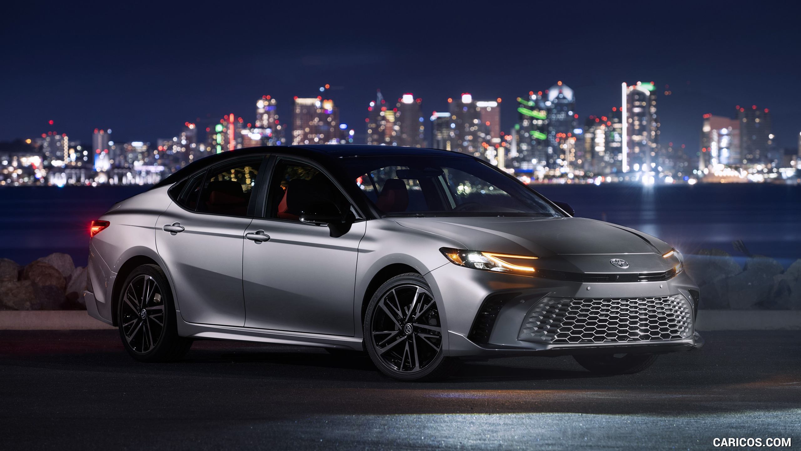 Toyota CamryMY XSE AWD (Color: Heavy Metal Black Roof). Front Three Quarter