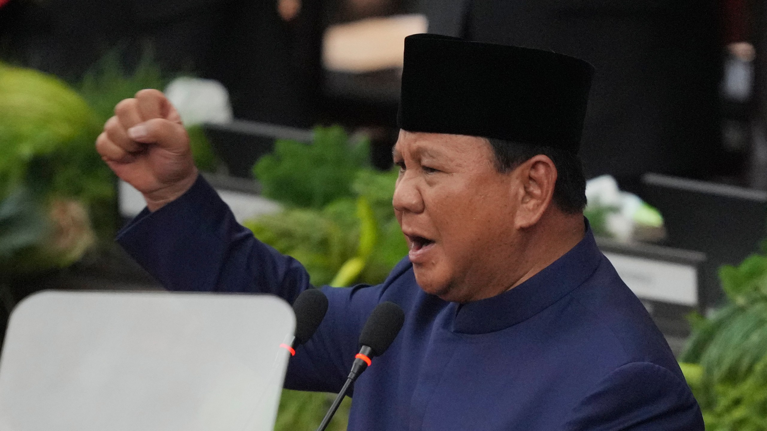 Indonesia Swears In Ex General Prabowo Subianto As President