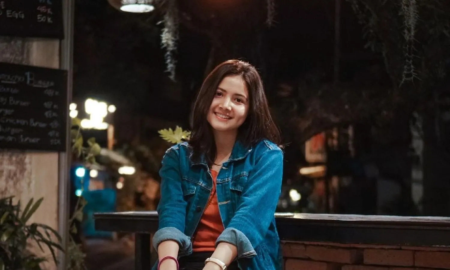 Profil dan Biodata Bulan Sutena, Seleb Tiktok Viral Pelantun Lagu I Love Mama Mantu