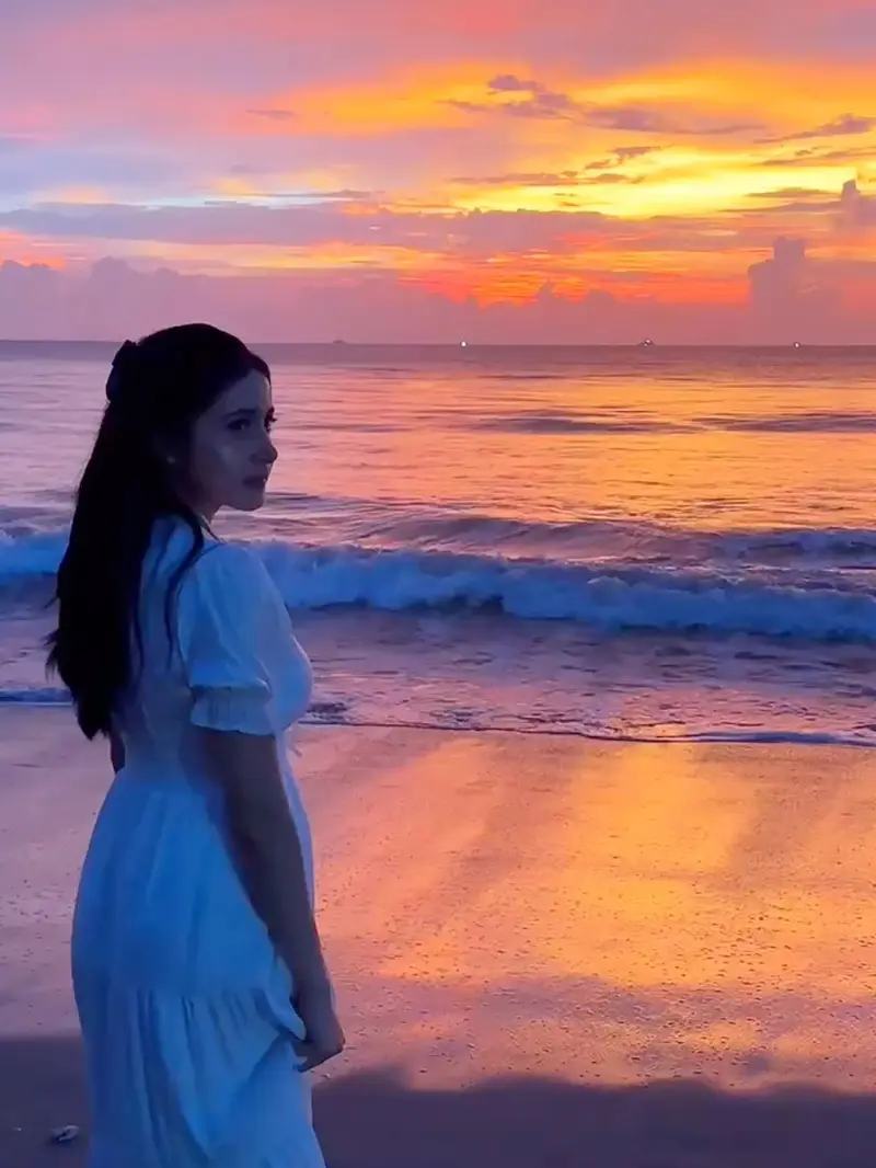 Bulan Sutena 2 Hari Syuting Video Klip Susah Abang di Pantai, Hasil Memuaskan Meski Kulit Terbakar Liputan6.com