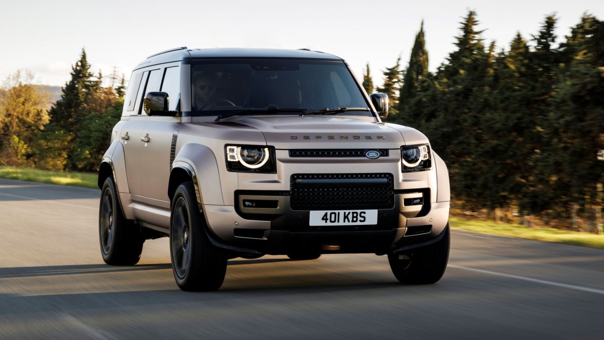 2025 Land Rover Defender OCTA Pricing, Photo & Specs