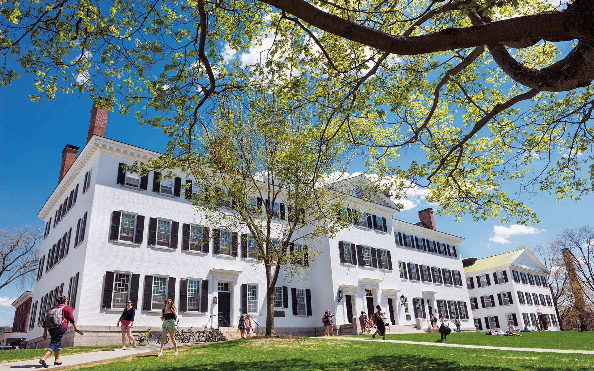 Download Historic Dartmouth Hall at Dartmouth College Wallpaper