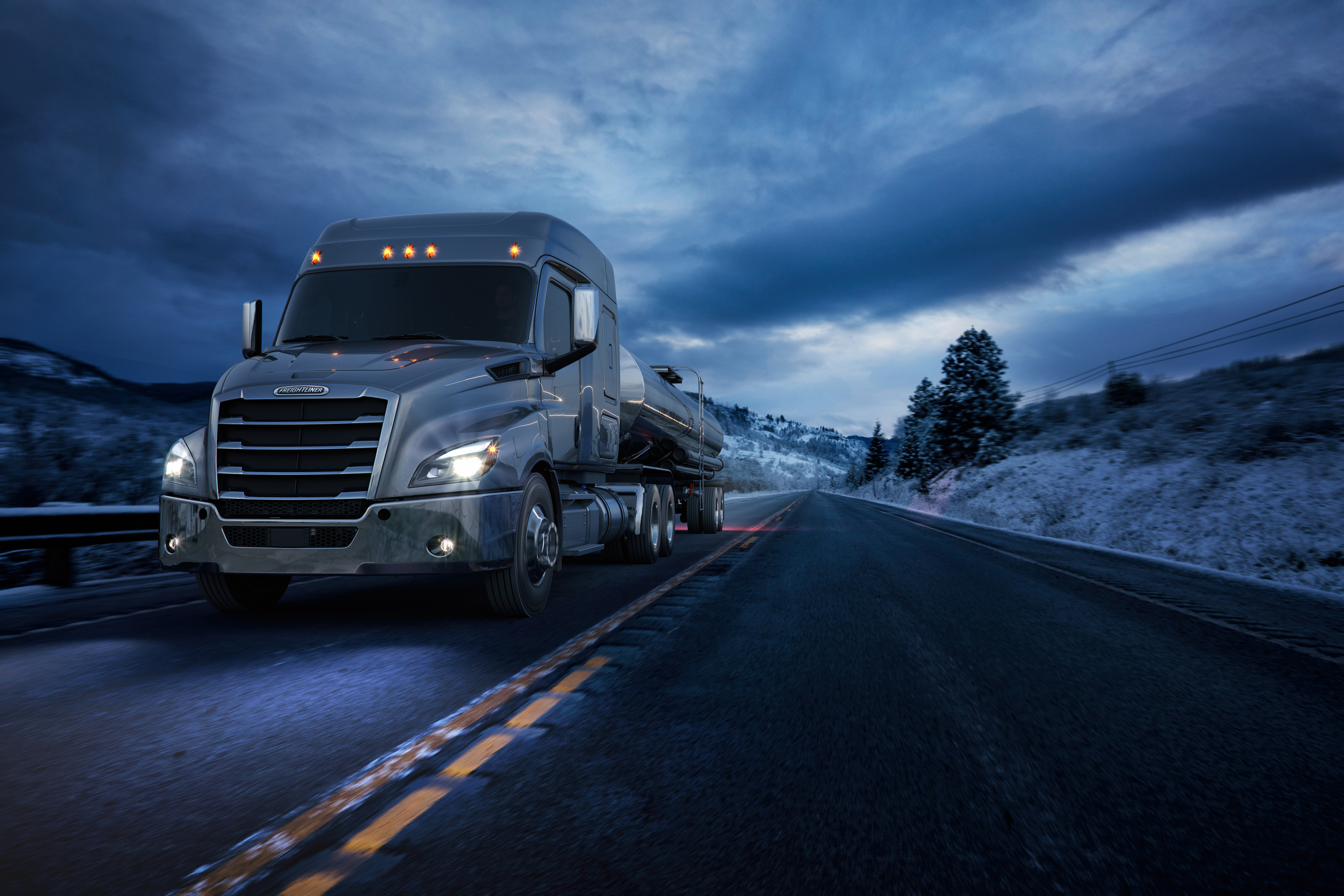 Freightliner Cascadia 4K Ultra HD: Powerful Freightliner Truck on the Open Road