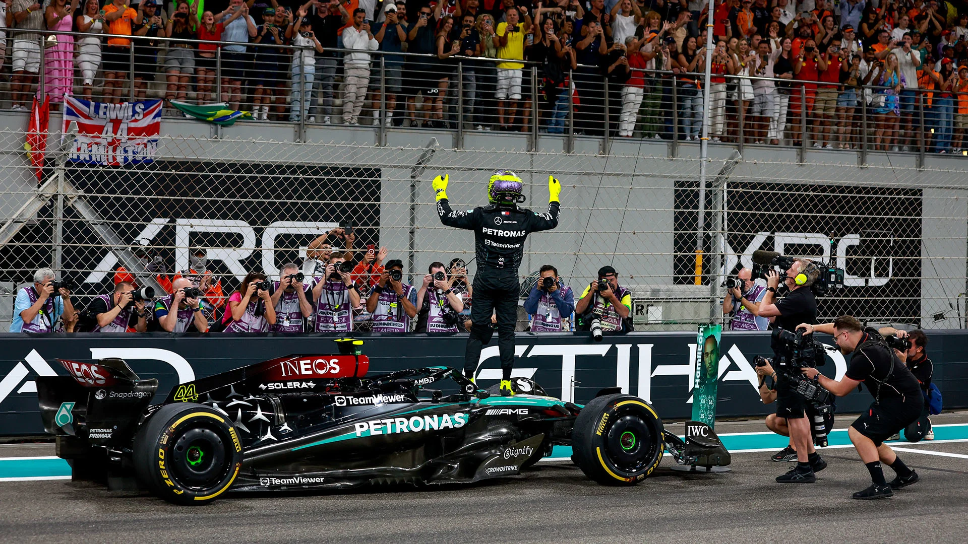 Abu Dhabi Grand Prix: The Best Image From The Yas Marina Circuit AMG PETRONAS F1 Team