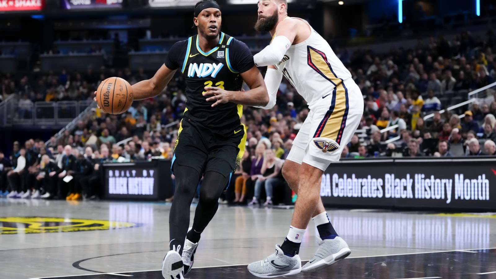 Warriors, Knicks Among Teams Interested in Trading For Star Big Man