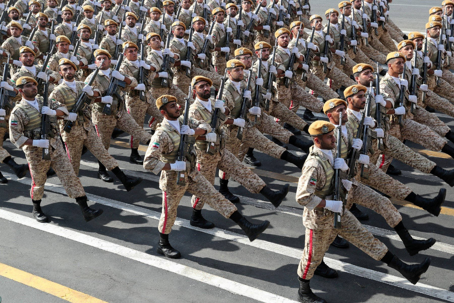 Download Marching Iran Army Wallpaper