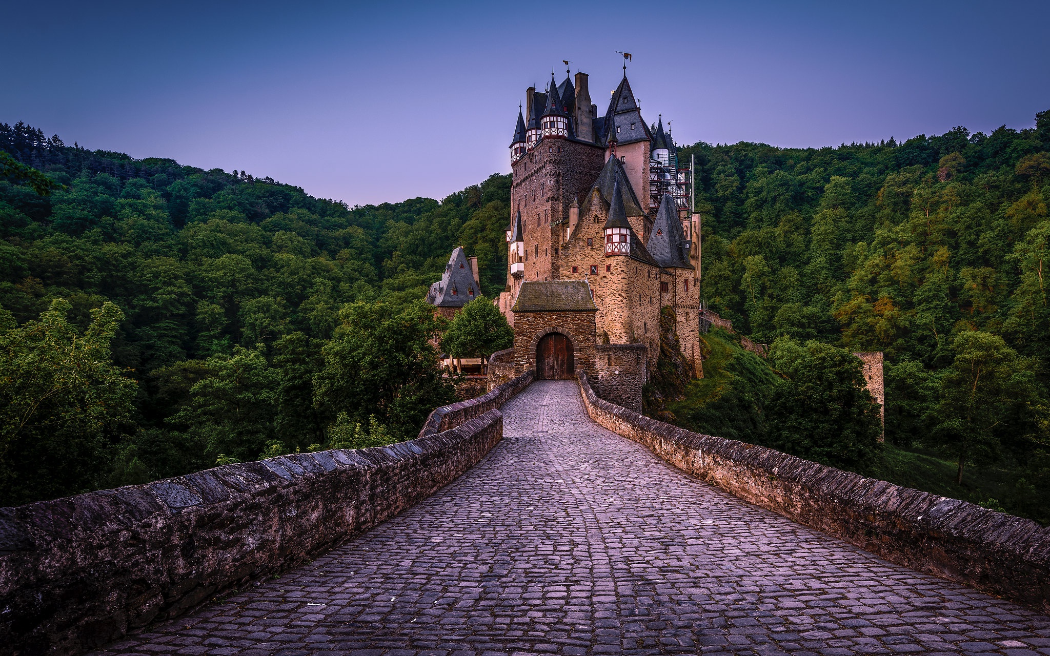 Wallpaper road, greens, forest, the sky, trees, bridge, castle, tile for mobile and desktop, section пейзажи, resolution 2048x1280
