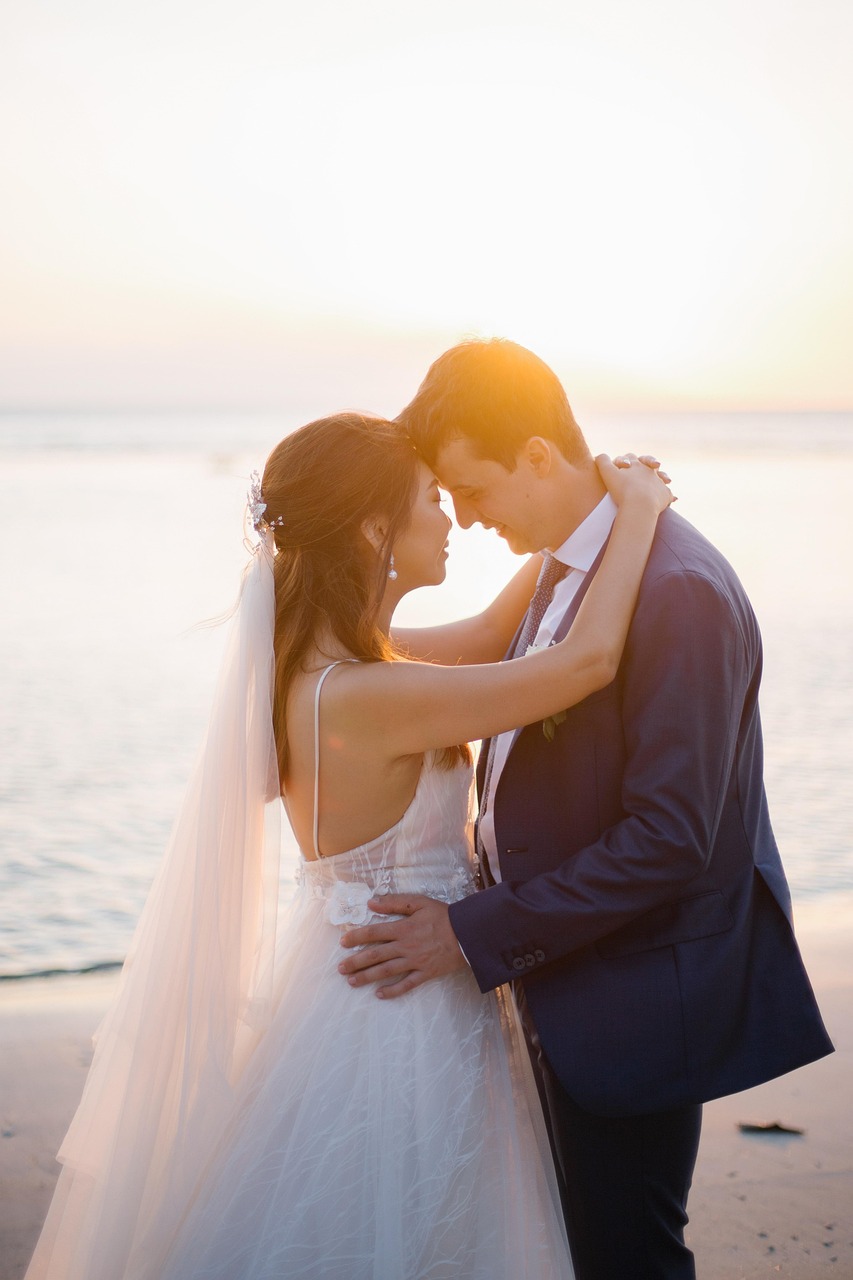 Free Couple Sunset & Couple Image