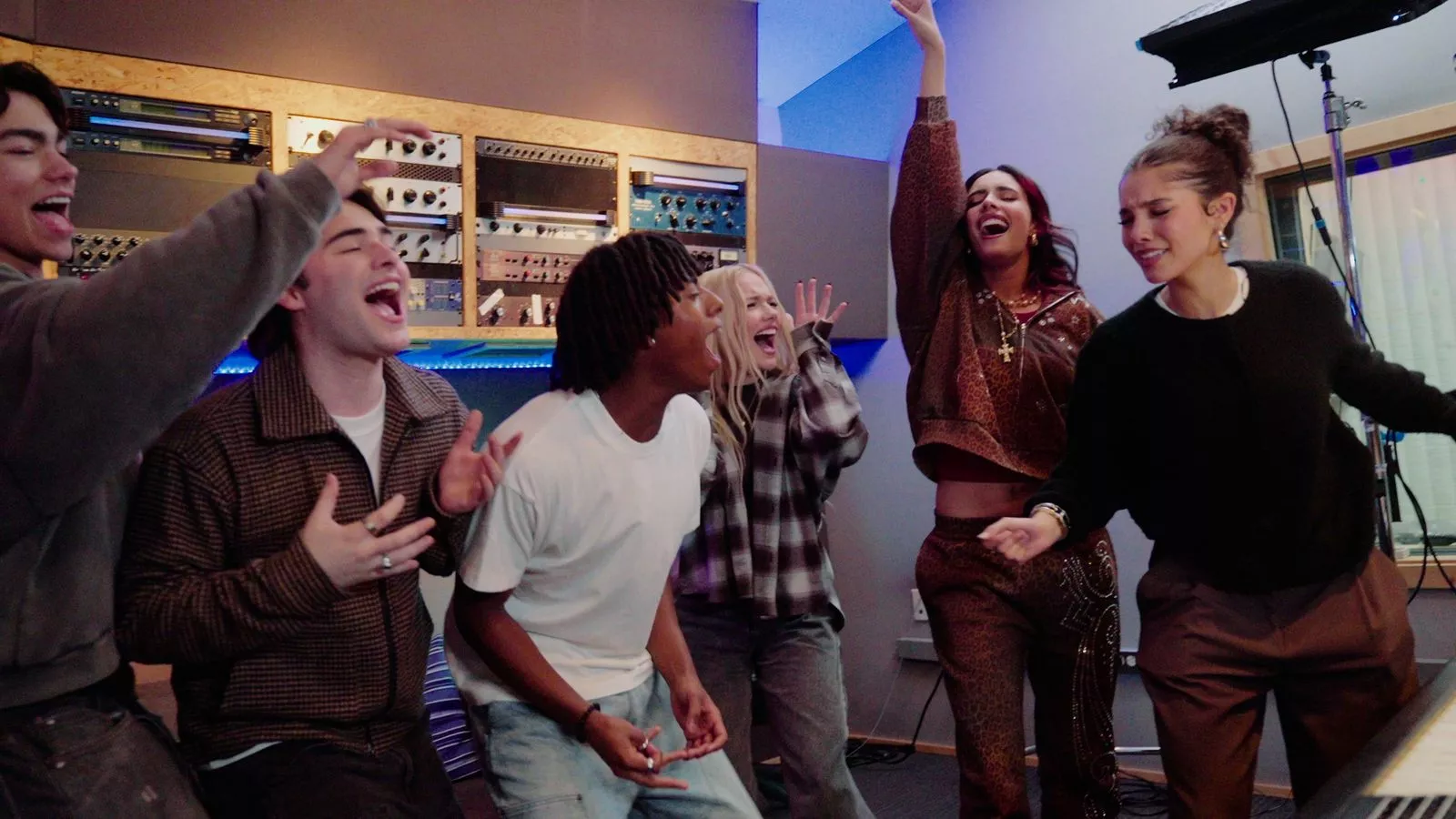 Kylie Cantrall, Malachi Barton, MK Knife Discuss New Disney Song 'Worlds Collide, ' Made Exclusively For 'Descendants Zombies' Tour Los Angeles