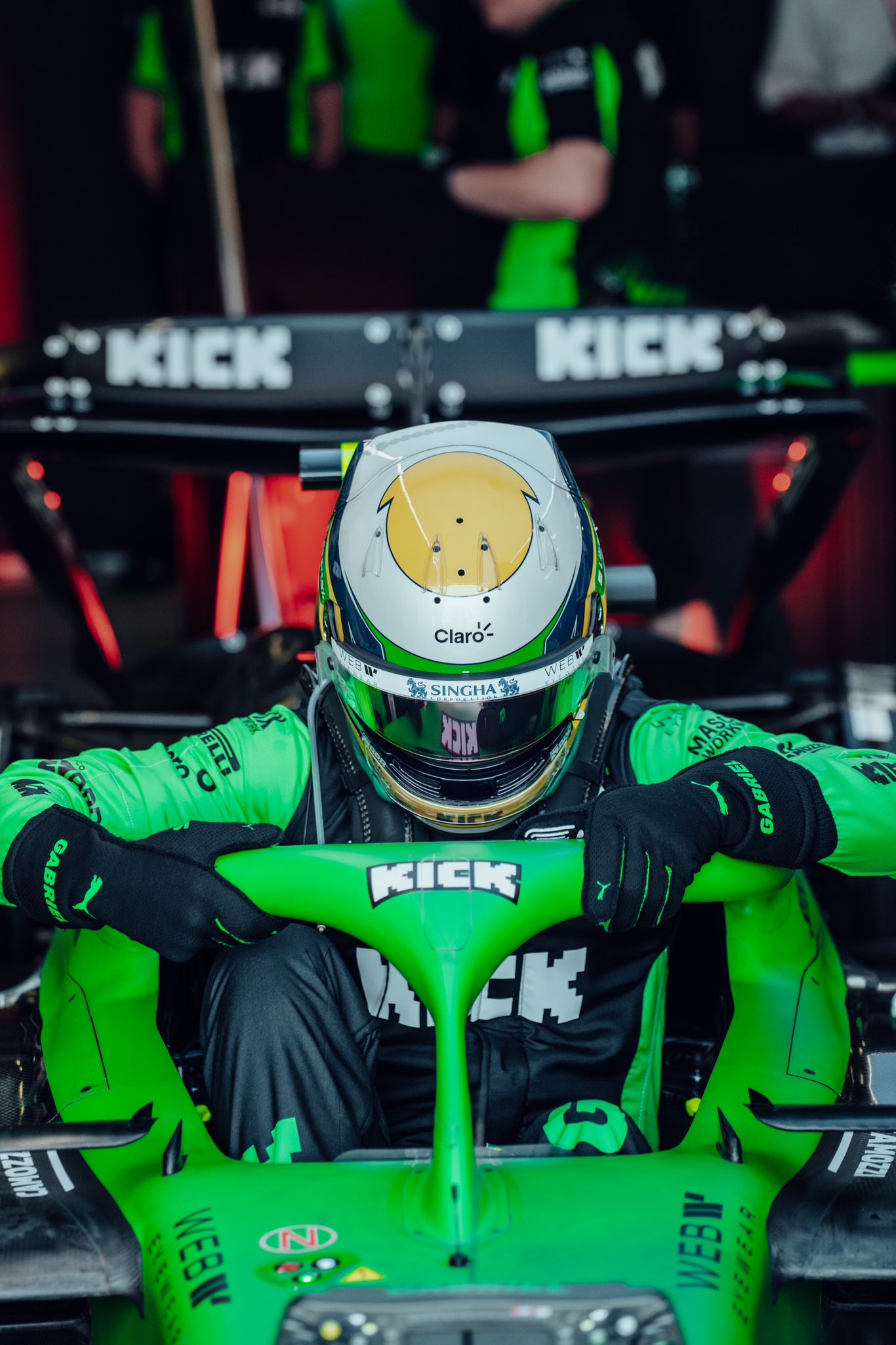 Stake F1 Team KICK Sauber Moments. Gabriel Bortoleto's F1 Debut Uncovered