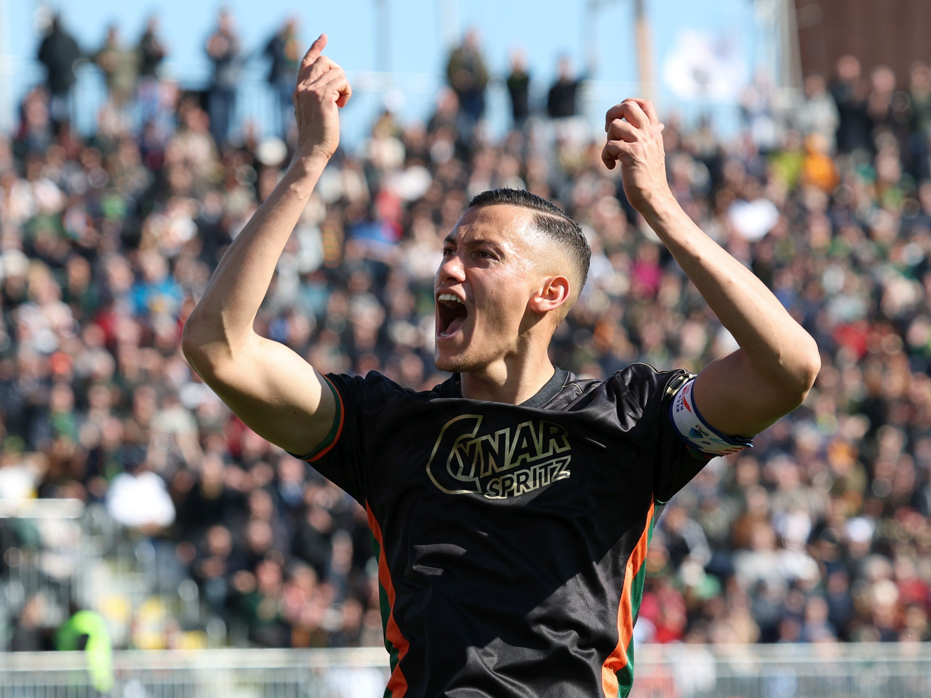 Report Milan set sights on Venezia defender Jay Idzes