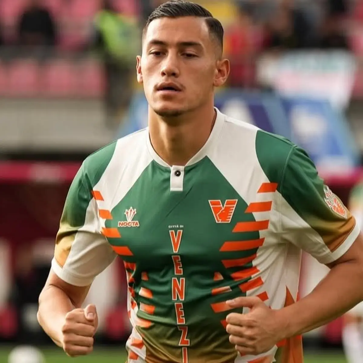 Jay Idzes yang Ditunjuk Jadi Kapten Venezia Mendapat Nilai 6 di Pertandingannya Melawan Genoa Liputan6.com