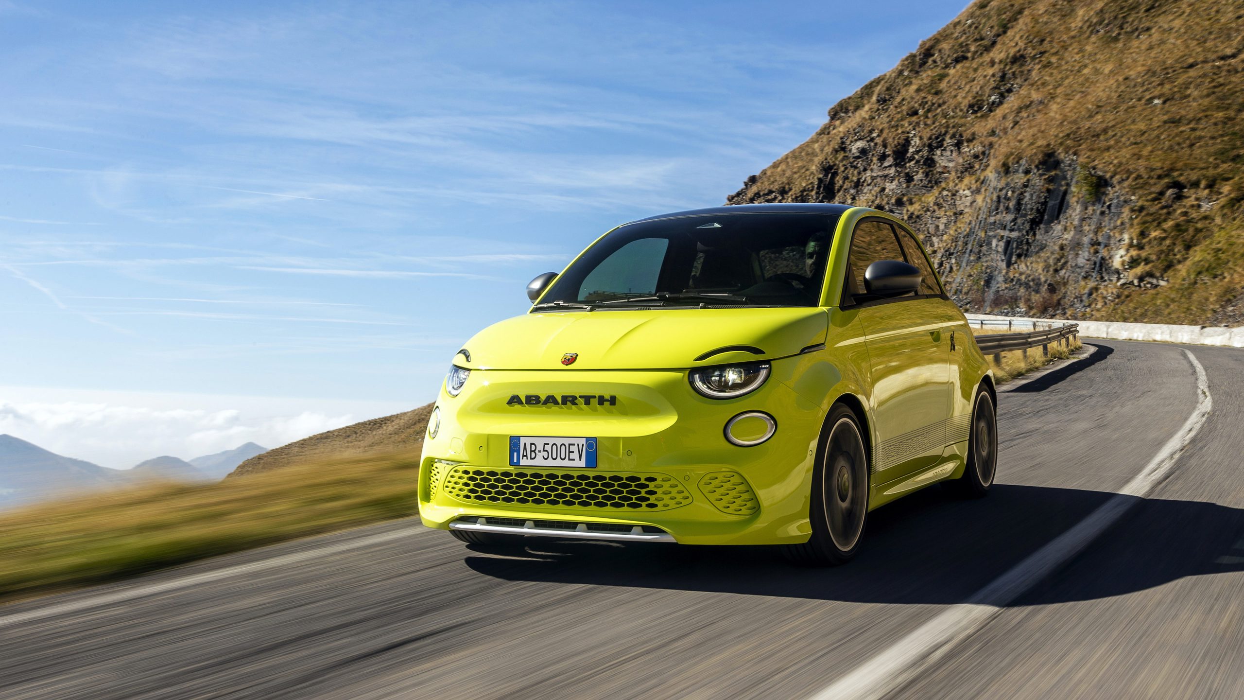 2023 Fiat 500e Abarth Wallpaper