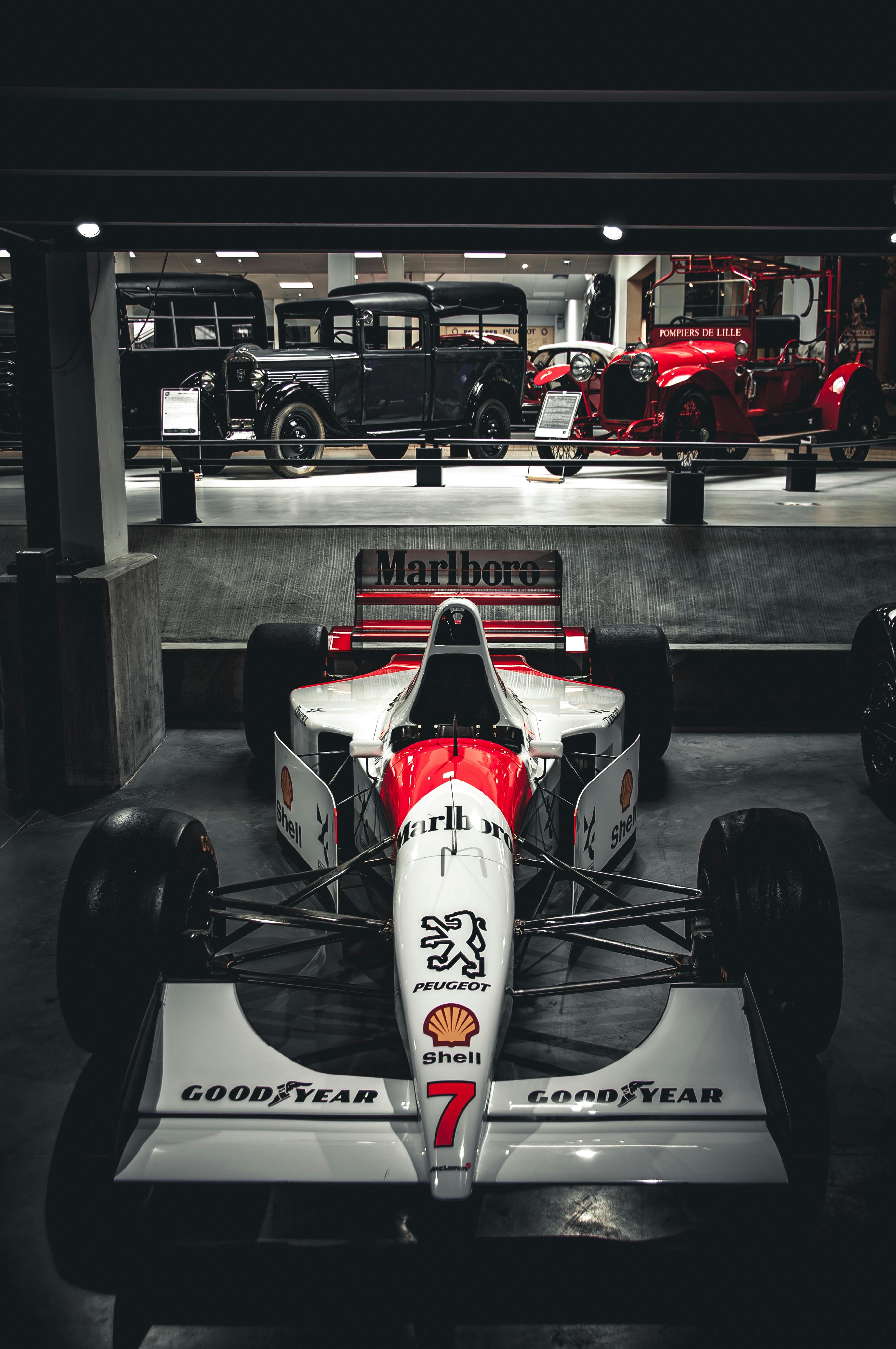 F1 McLaren MP4 9 · Free