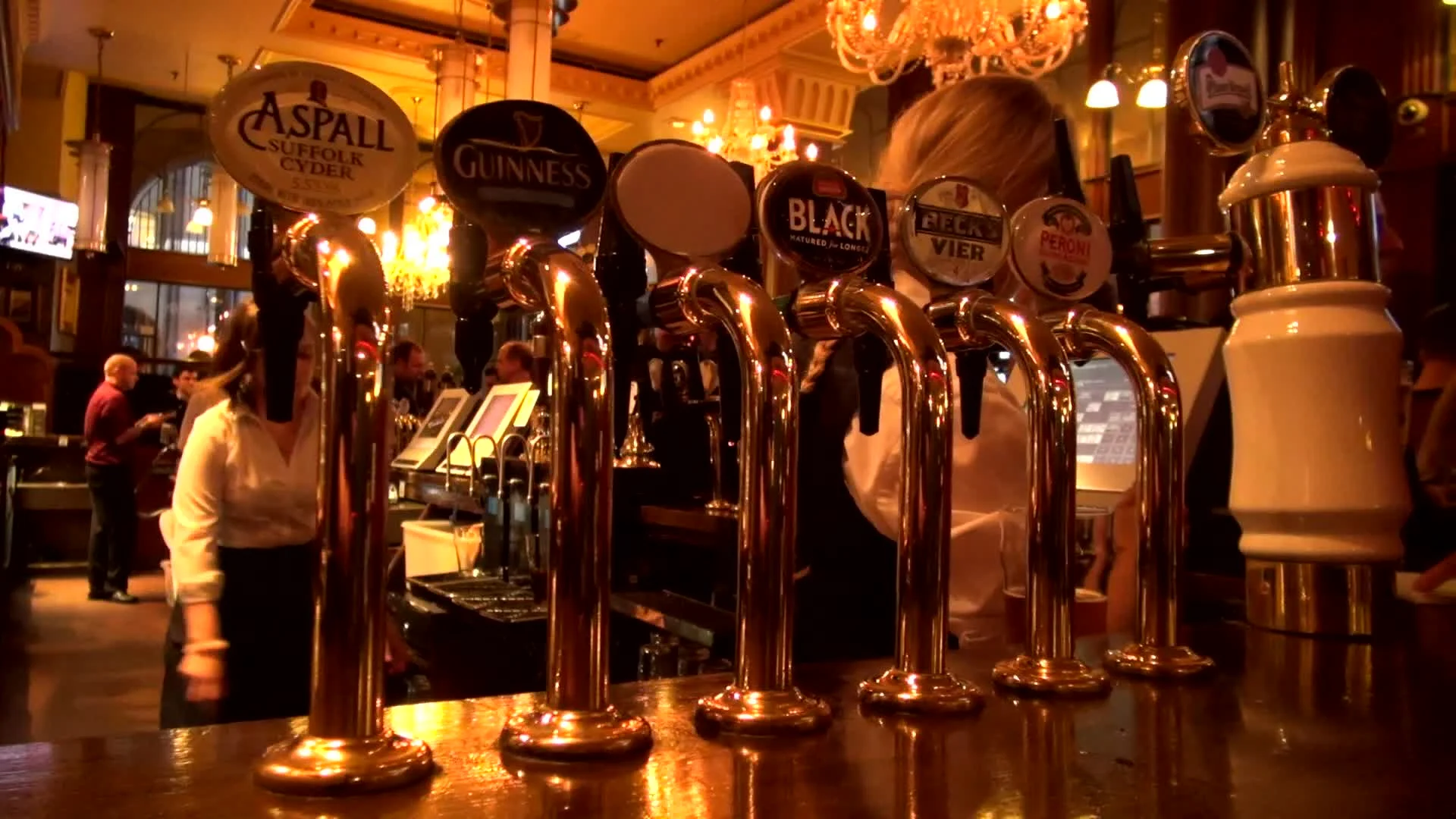 English pub, draft beer