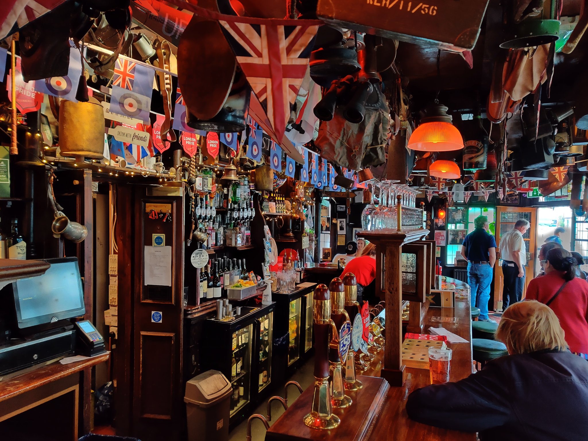 Jeff Parsons pub vs. American sports bar. Which do you prefer?