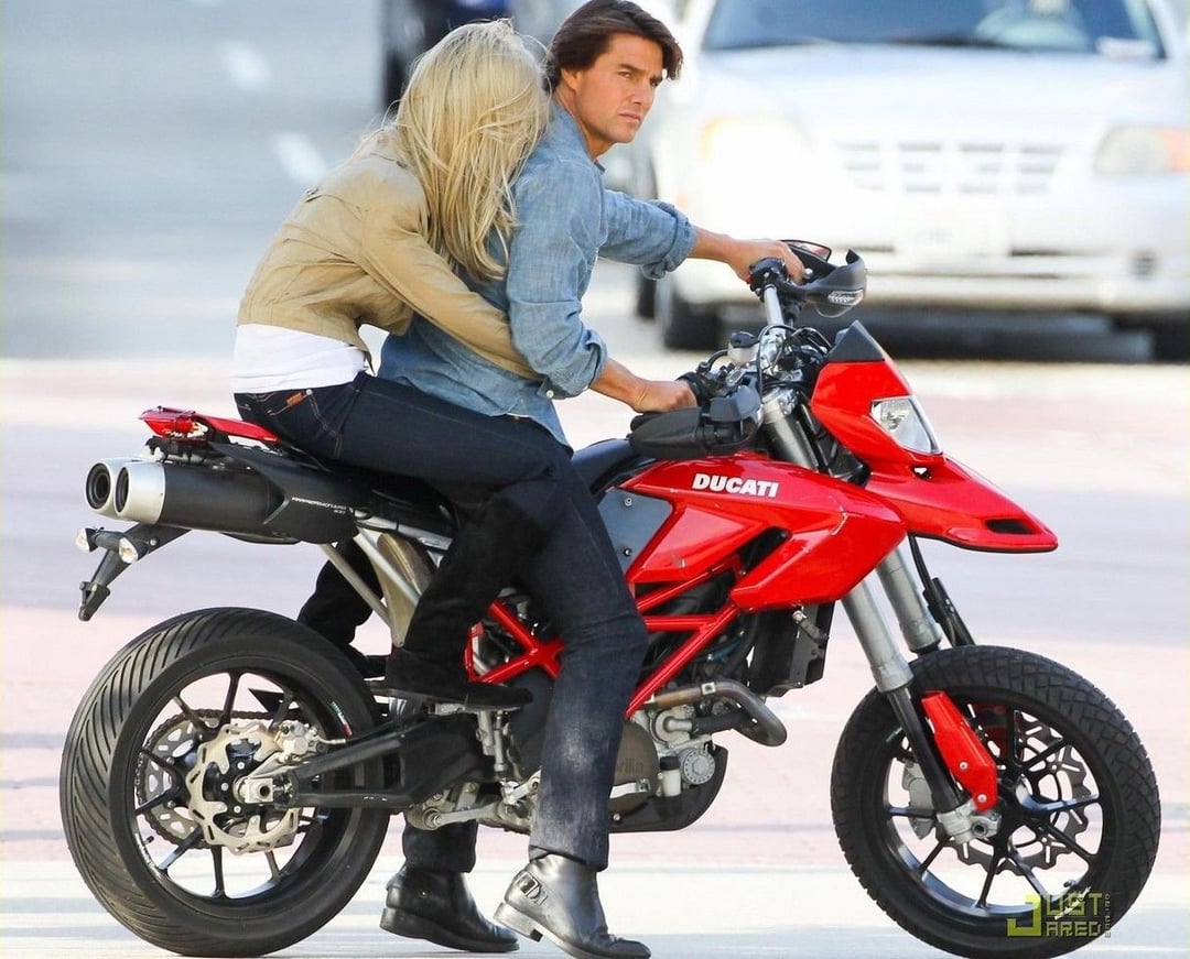 The bike Tom Cruise rides in Knight and Day not really a Ducati, it's an Aprilia wearing makeup