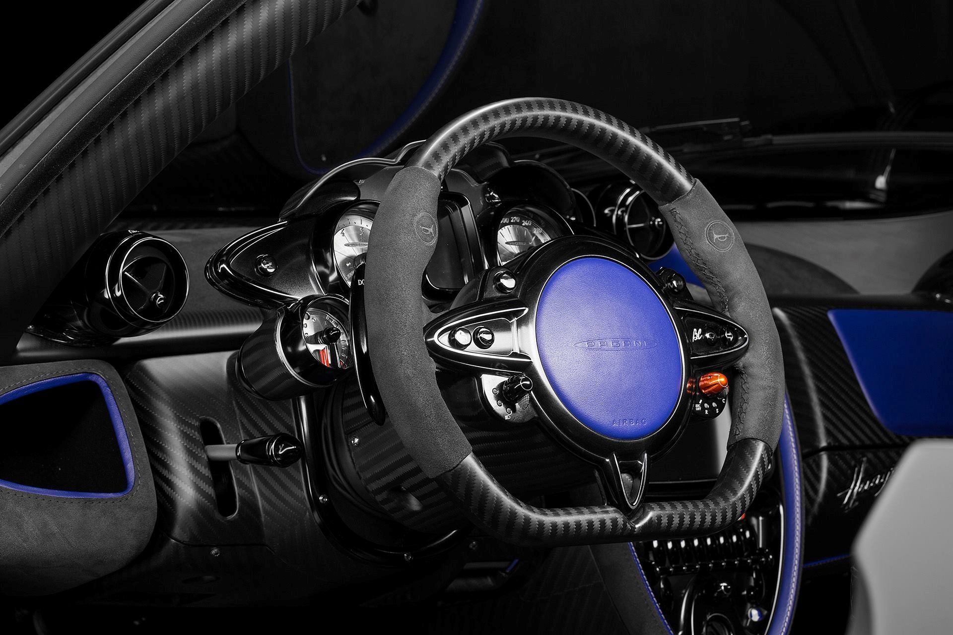 Pagani Huayra BC Interior Photo