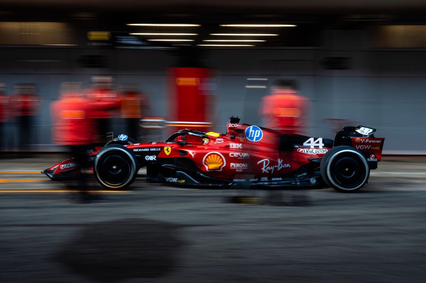 La Gazzetta Ferrari ❤️ Lewis Hamilton X SF 23