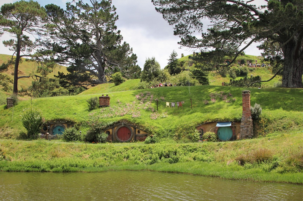 Hobbit House Round