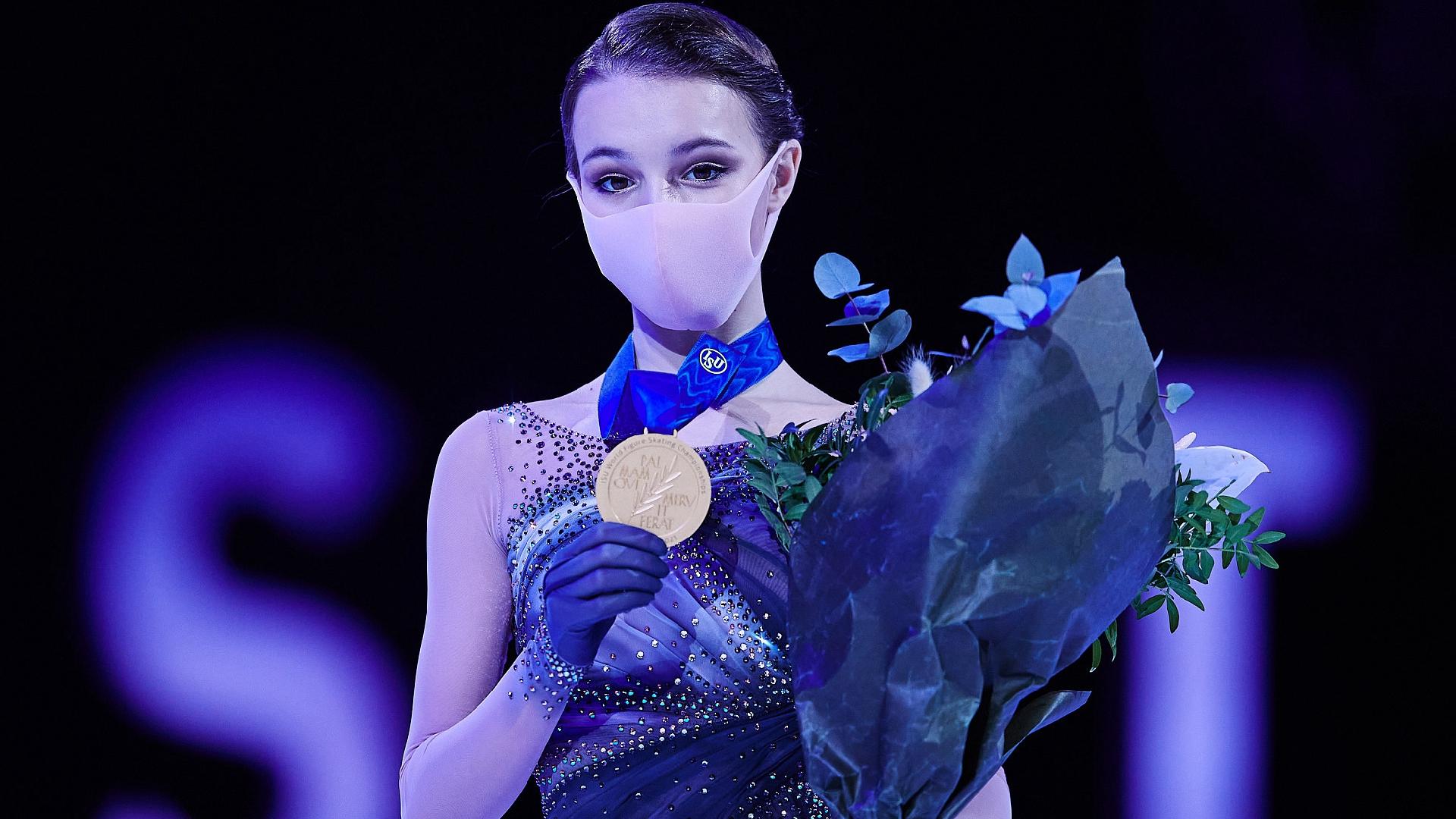 Anna Shcherbakova leads Russian world figure skating sweep