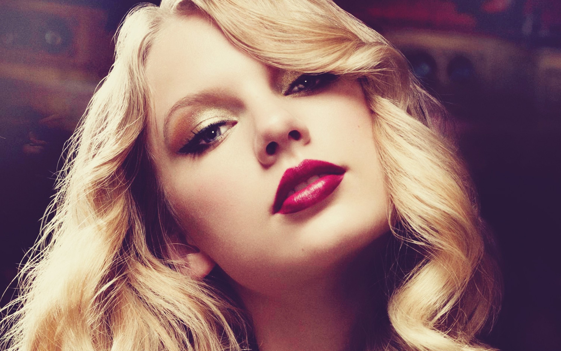 Taylor Swift: Iconic Blonde American Singer HD Wallpaper