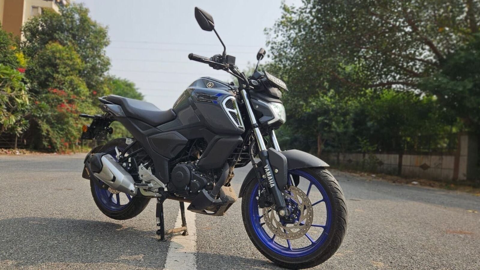 Review In Pics: What's New With The Yamaha FZ S FI Version 4.0