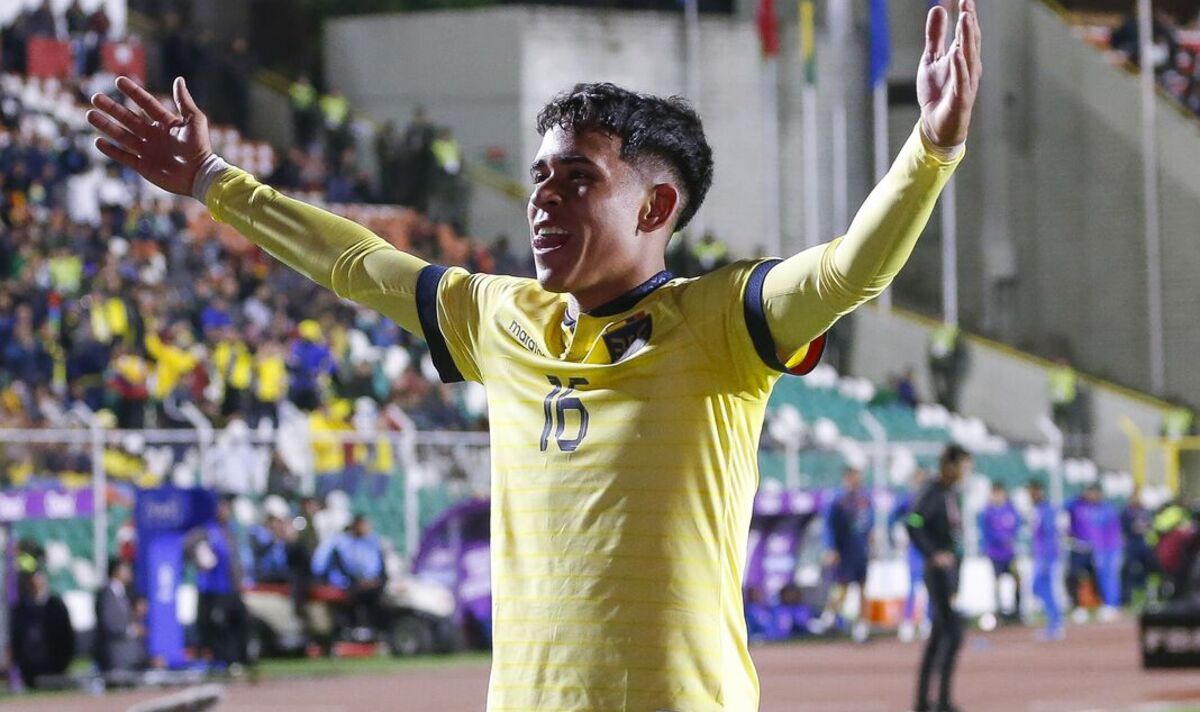 Chelsea's Incredible Starting XI In 2025 Built Around 16 Year Old Wonderkid Kendry Paez