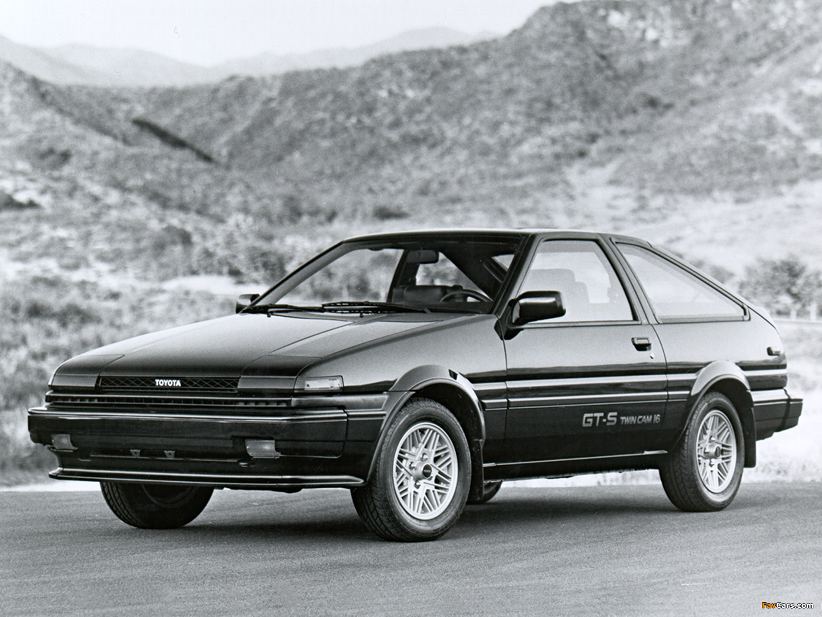 Toyota Corolla GT S Sport Liftback (AE86) 1985–86 Wallpaper (1600x1200)