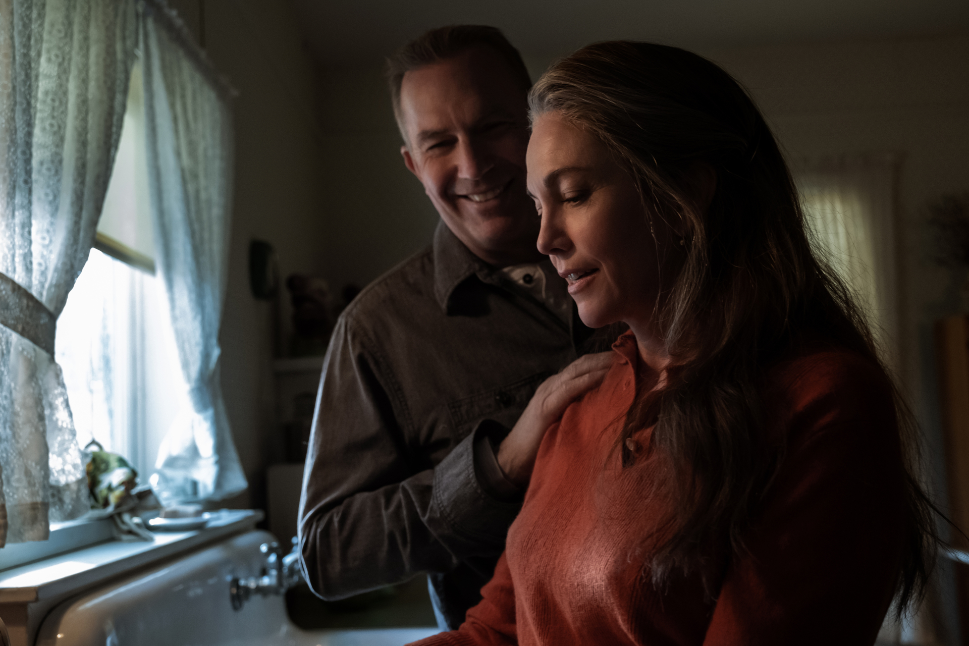 Download Diane Lane Kevin Costner Movie Let Him Go HD Wallpaper