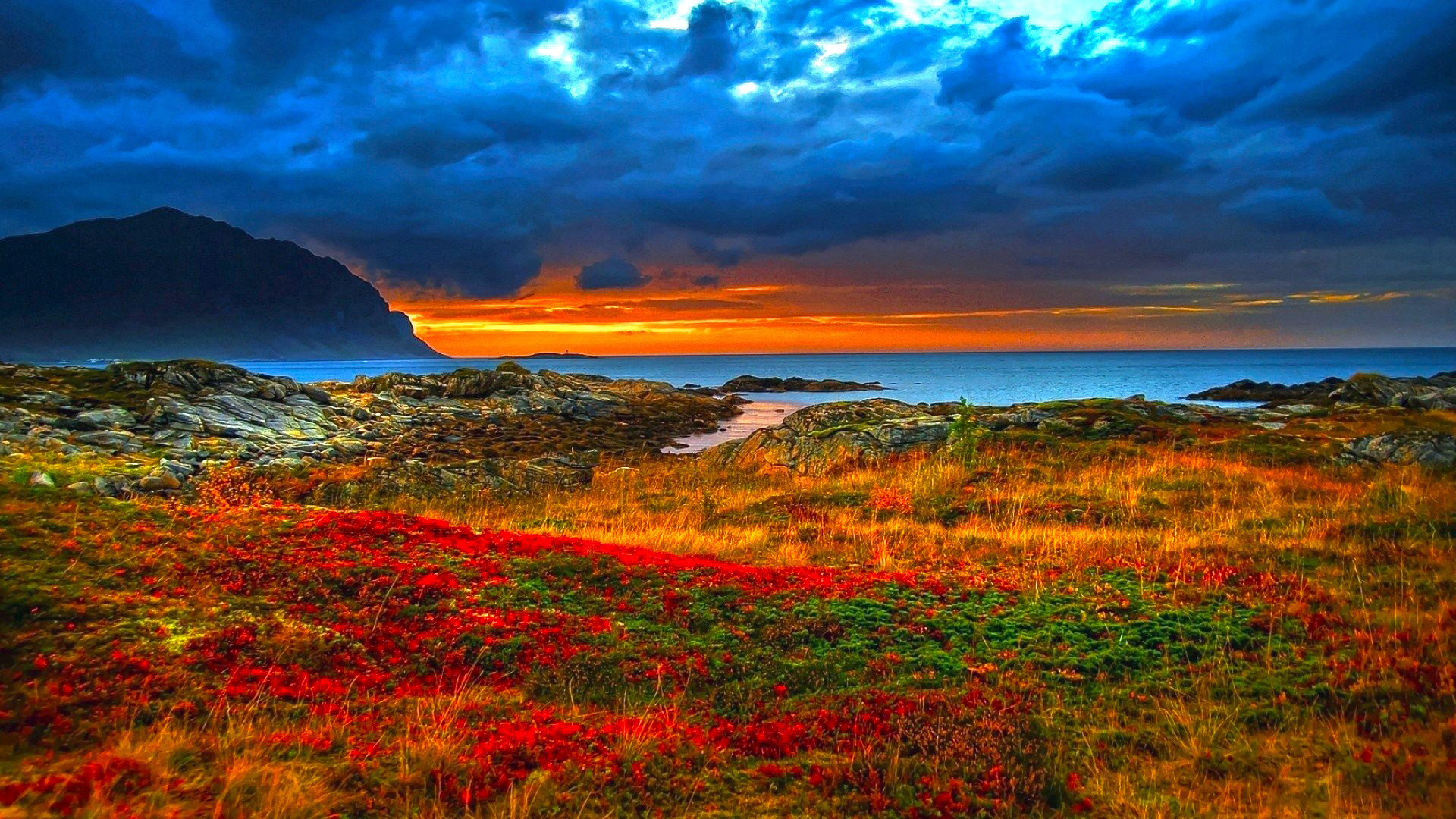 Serene Coastal Sunset: A Stunning HD Wallpaper of Nature's Beauty
