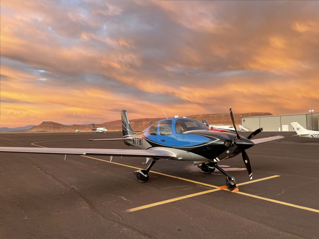 Photo of Cirrus SR22 Turbo (N778WT)