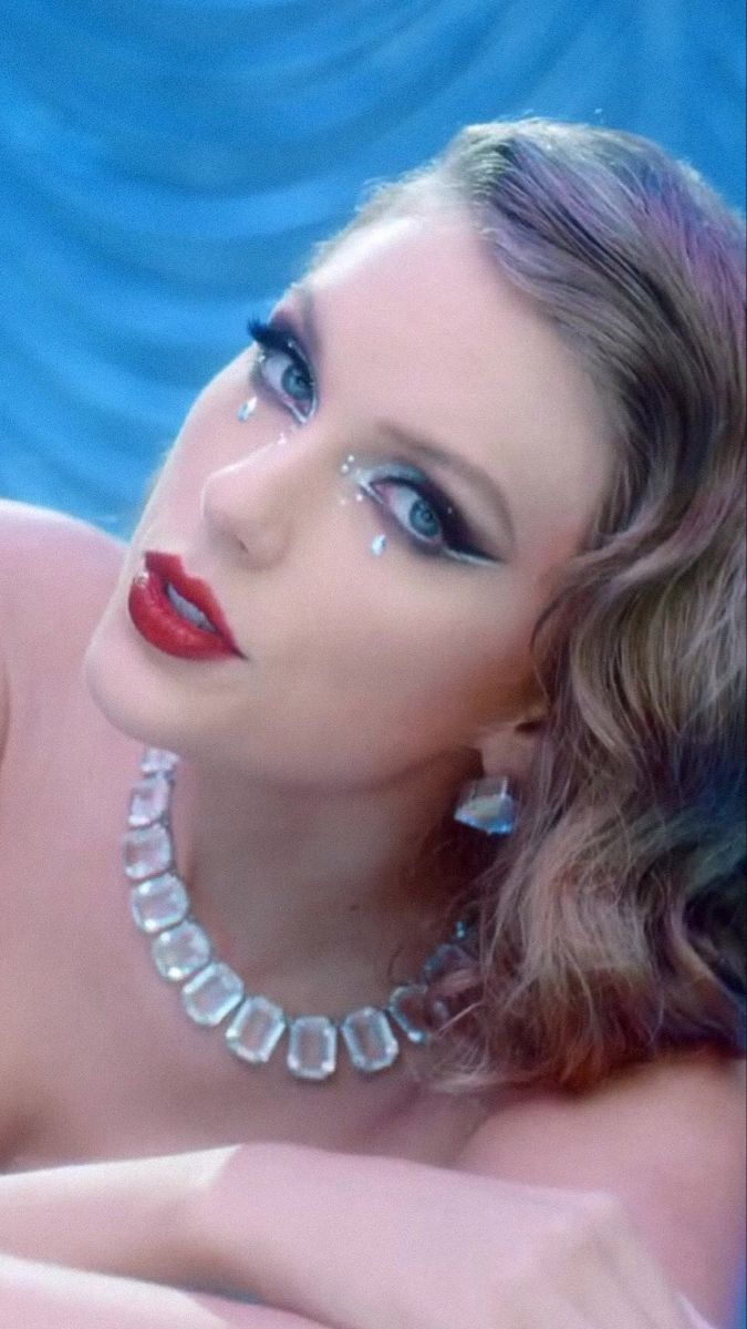 Taylor Swift Bejeweled Music Video Wallpaper Lockscreens