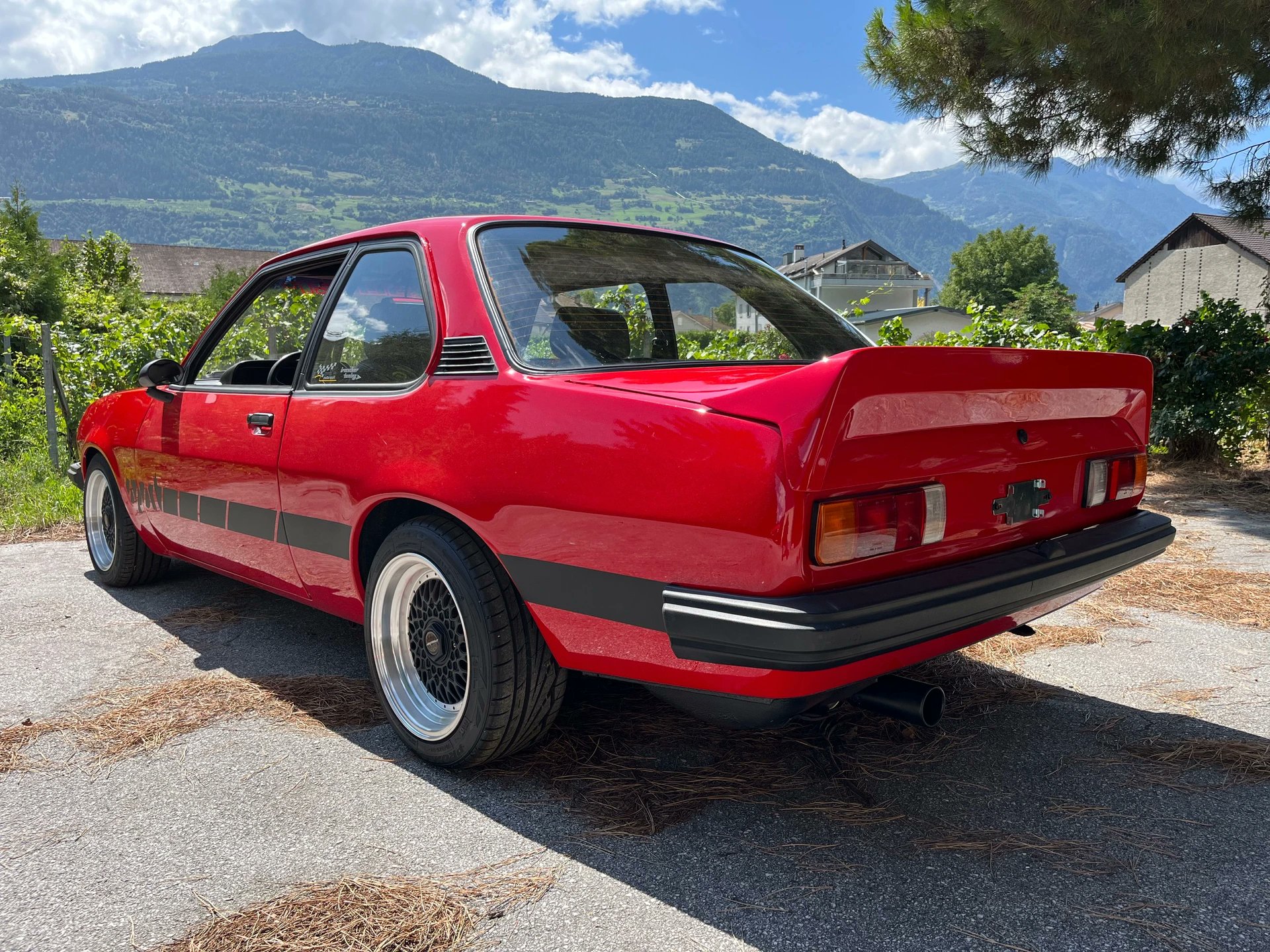 LienhardBildwerke © ⛽ OPEL Ascona B 2000E Coupé CHF 37'500.– ©by A. B., 1996 Saclentse